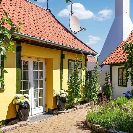 2 Bedroom Front In Holiday home Svaneke