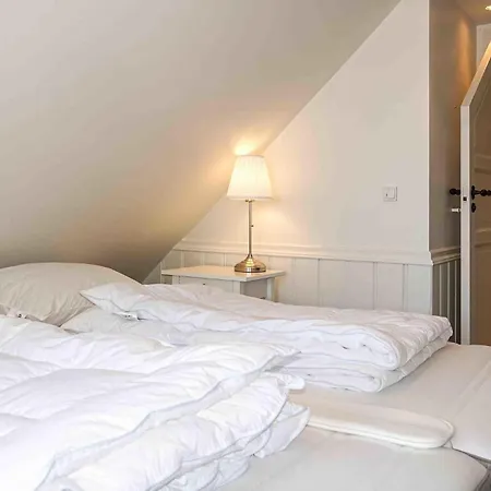 2 Bedroom Front In Feriehus Svaneke