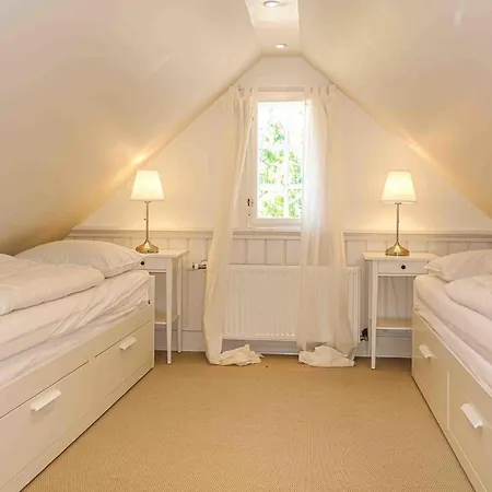 2 Bedroom Front In